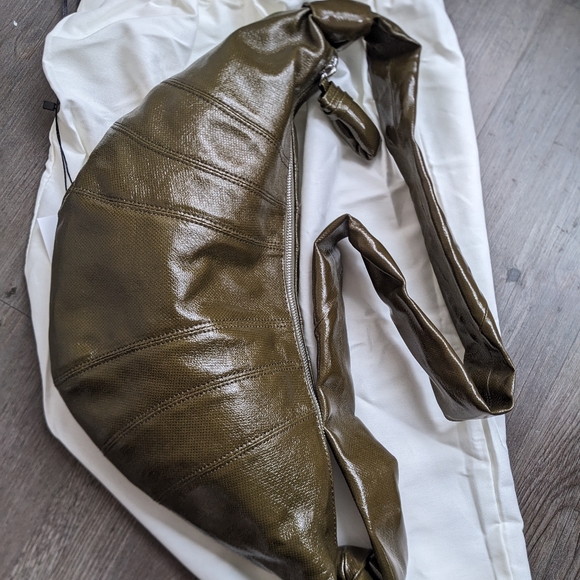 Lemaire croissant medium, new season green - Picture 2 of 11